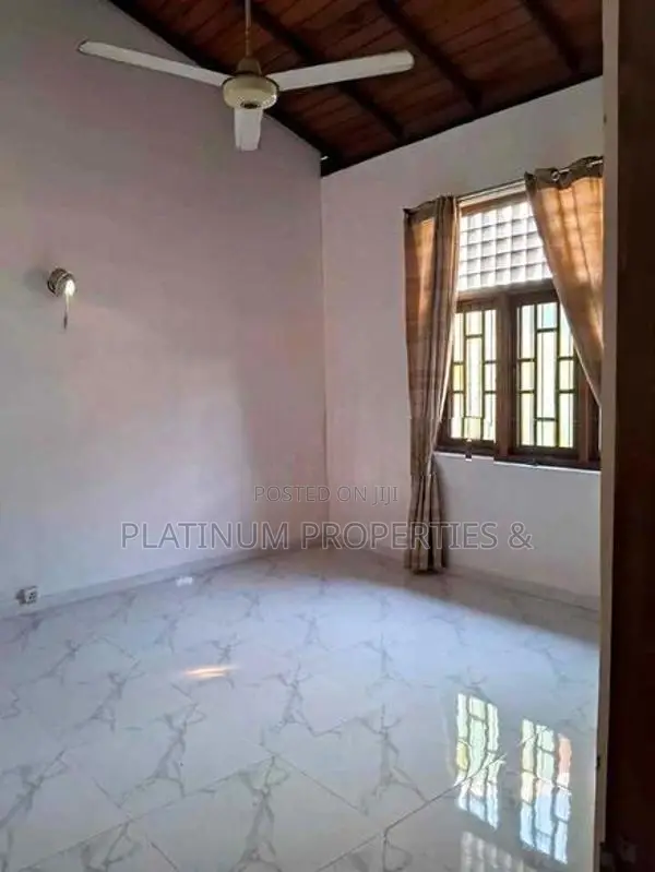 10 Perches Luxury 2-Storey House For Sale In Boralesgamuwa Aberathna M