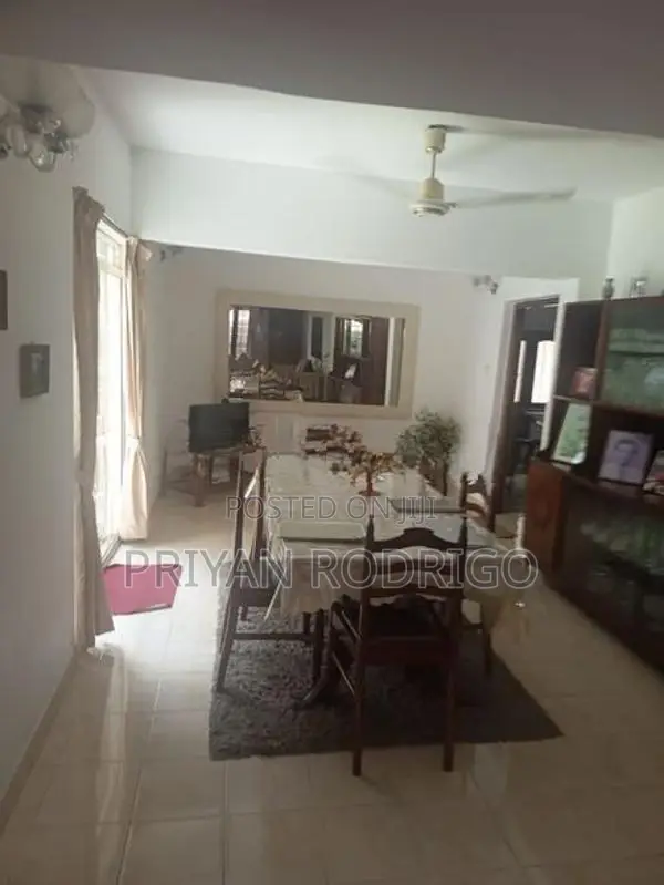 Colombo 15 - 04 Room Commercial Unit on 8.7 perches of Land For Sale