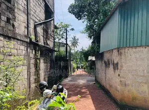 Nugegoda Thalapathpitiya 13.7 Perches of Land for Sale