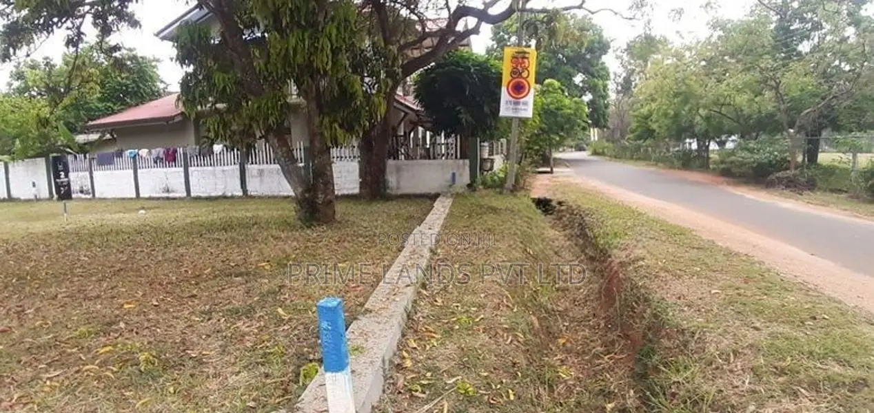 අනුරාධපුර නව නගරයෙන් සින්නක්කර බිම්කොටසක්