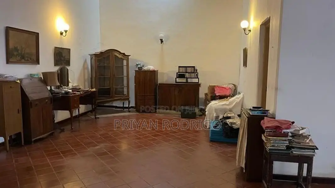 Nawala - off 1st Lane 04 Bed Room House on 14.1 Perches of Land for Sa