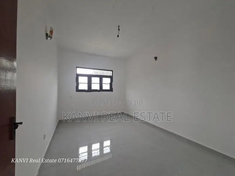 Fully Tilld 1st Floor House Rent In Boralesgamuwa (3 Bedroom)