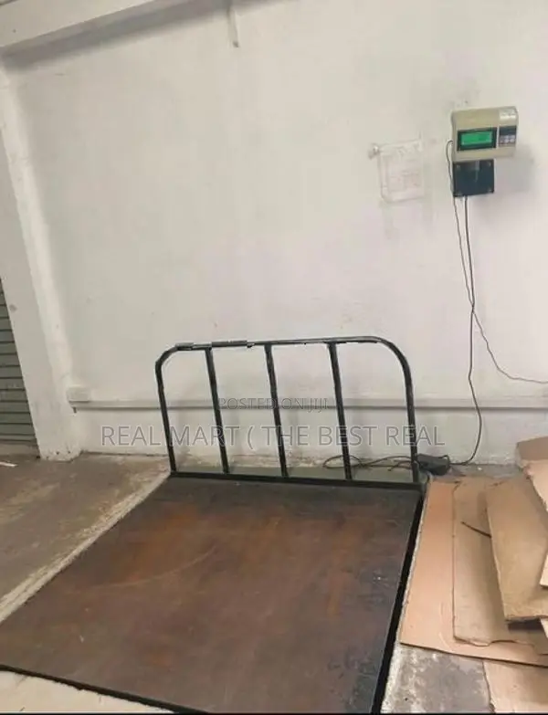 KATUNAYAKE : 2040 SQFT (72.8P) WAREHOUSE WITH BARE LAND FOR SALE