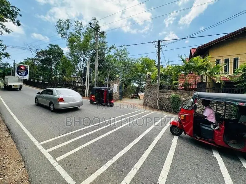 Residential land for Sale Athurugiriya Wanaguru Mw