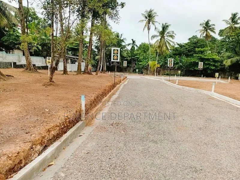 Luxury Land for Sale in Panadura Hirana 457 Bus Road