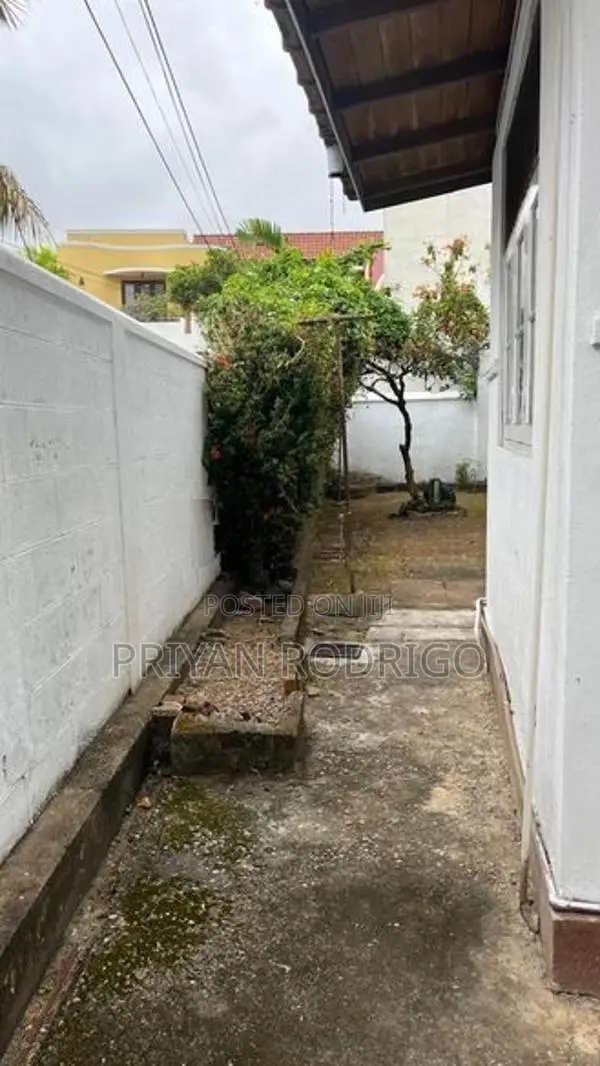 Nawala - off 1st Lane 04 Bed Room House on 14.1 Perches of Land for Sa