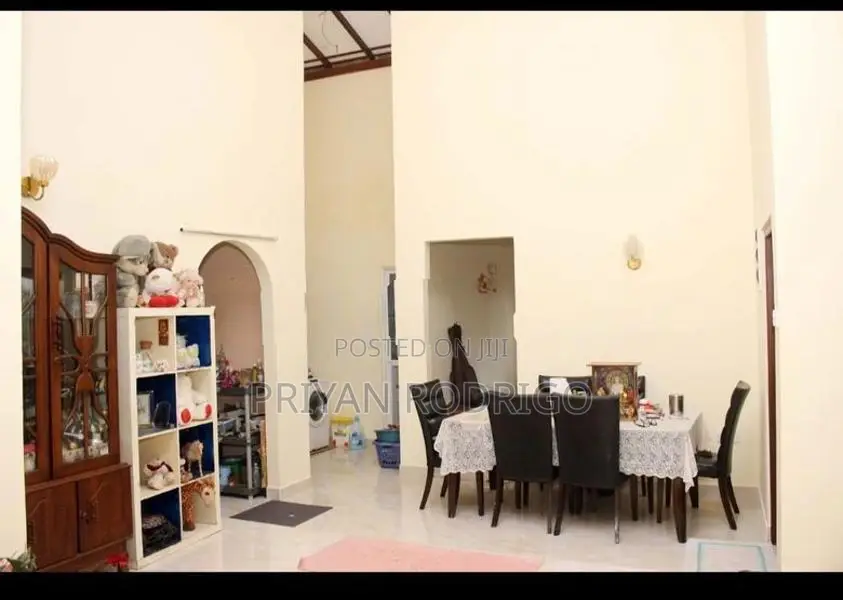04 Bedroom House on 16 Perches of Land for Sale in Naiwala, Walpitamul