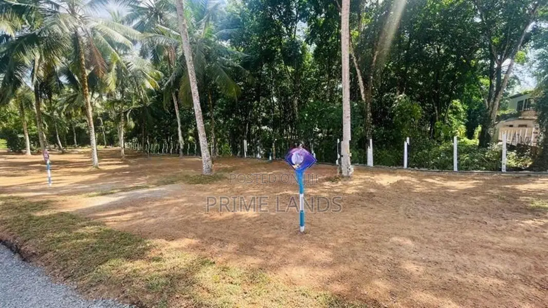 Matthegoda , Land for Sale Close to 342 Bus Road