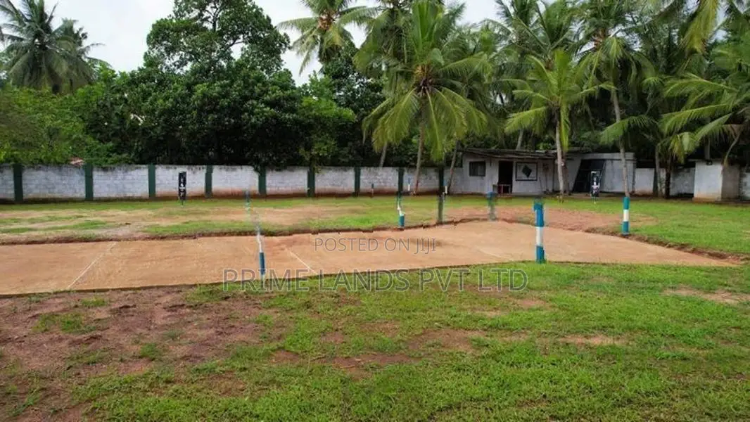 අනුරාධපුර නව නගරයෙන් සින්නක්කර බිම්කොටසක්