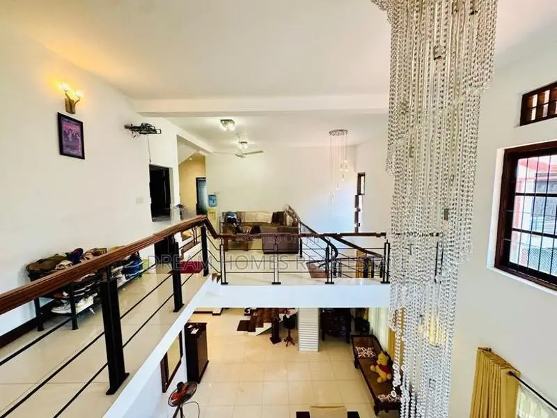 5 Bedroom House Near Rajagiriya Town