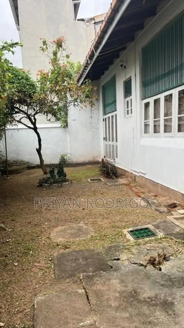 Nawala - off 1st Lane 04 Bed Room House on 14.1 Perches of Land for Sa