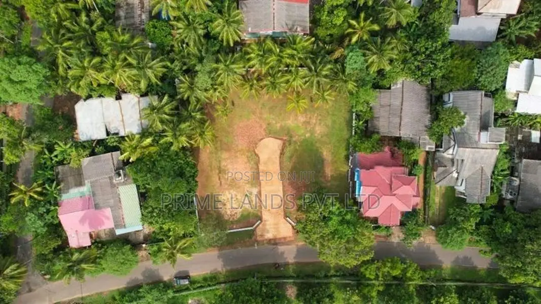 අනුරාධපුර නව නගරයෙන් සින්නක්කර බිම්කොටසක්