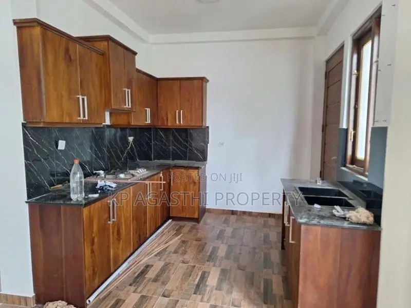 Luxury House for Sale in Thalawathugoda