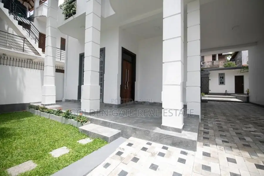 Elegant Two Storey House for Sale in Kadawatha