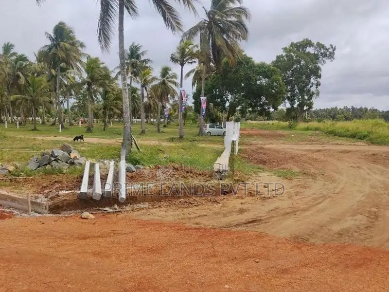 අනුරාධපුර අවටින් සින්නක්කර බිම්කොටස්