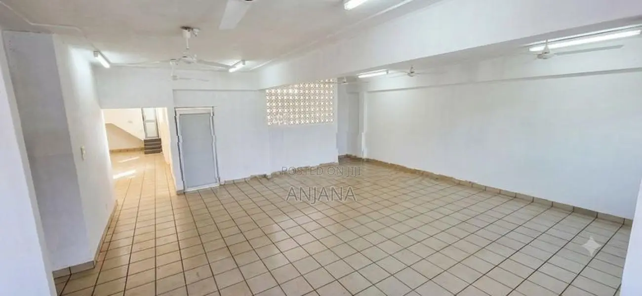 3000 Sq.ft - Commercial Building for Rent in Kottawa
