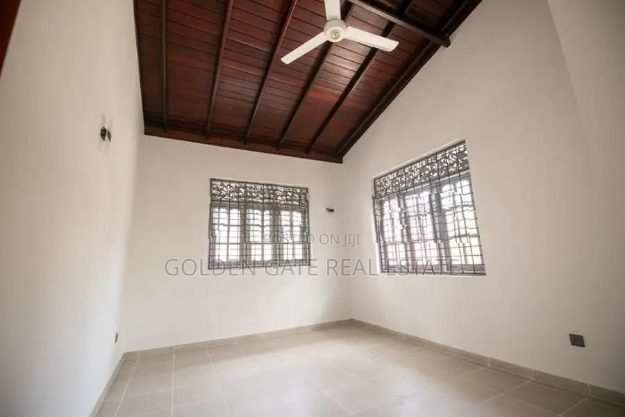 Elegant Two Storey House for Sale in Kadawatha