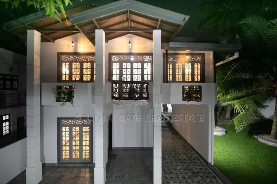 Elegant Two Storey House for Sale in Kadawatha