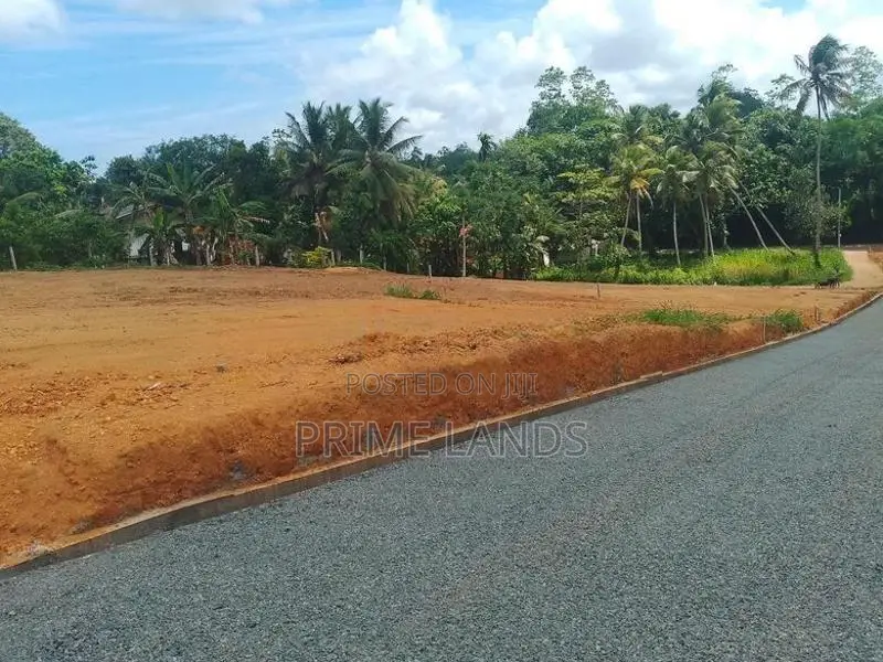 Land for Sale in Aluthwala
