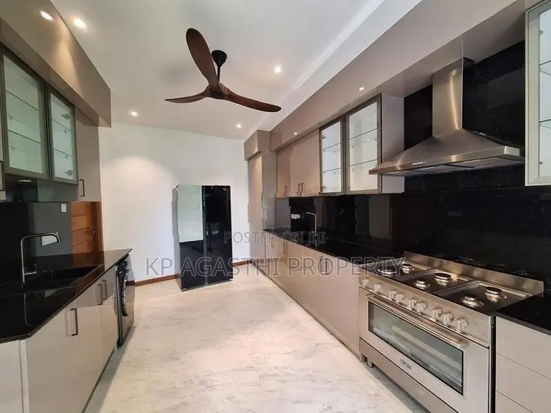 Newly House for Sale in Battaramulla