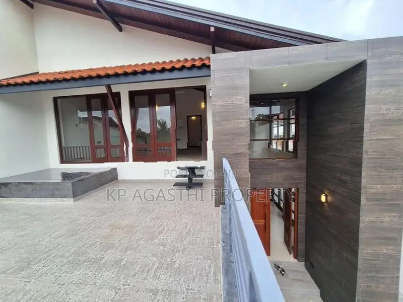 Battaramulla Luxury House for Sale