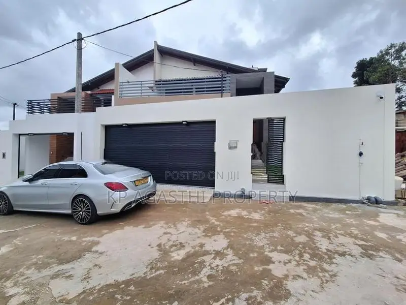 Battaramulla Luxury House for Sale