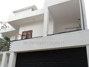 Three Storey House for Sale in Athurugiriya