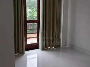 Three Storey House for Sale in Athurugiriya