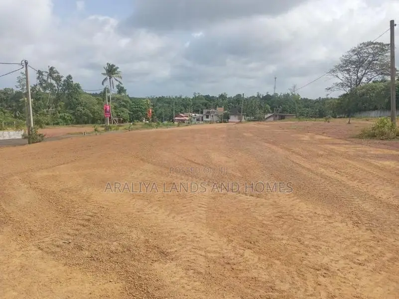 Land At Kasbewa - Kidelpitiya