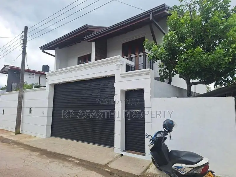 Malabe Luxury House for Sale