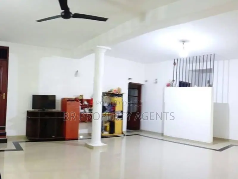 Two Storey House for Sale in Kottawa