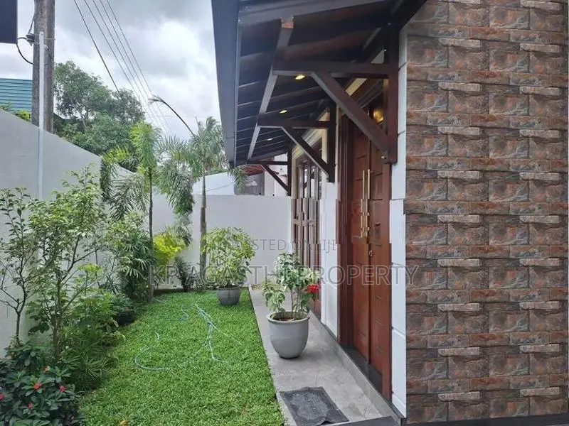 Malabe Luxury House for Sale