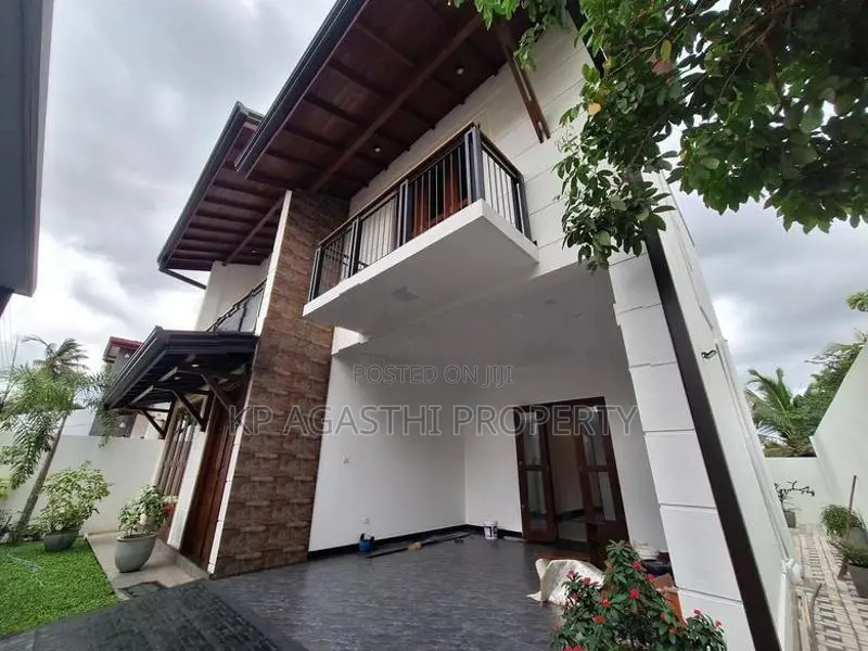 Malabe Luxury House for Sale