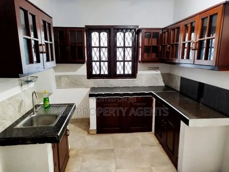 Two Storey House for Sale in Piliyandala