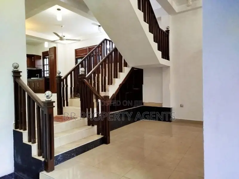 Two Storey House for Sale in Piliyandala