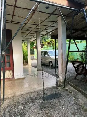 Mahara Kadawatha, Mahawela Road House on 18 Perches of Land for Sale