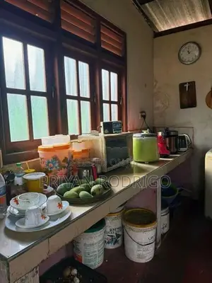 Mahara Kadawatha, Mahawela Road House on 18 Perches of Land for Sale