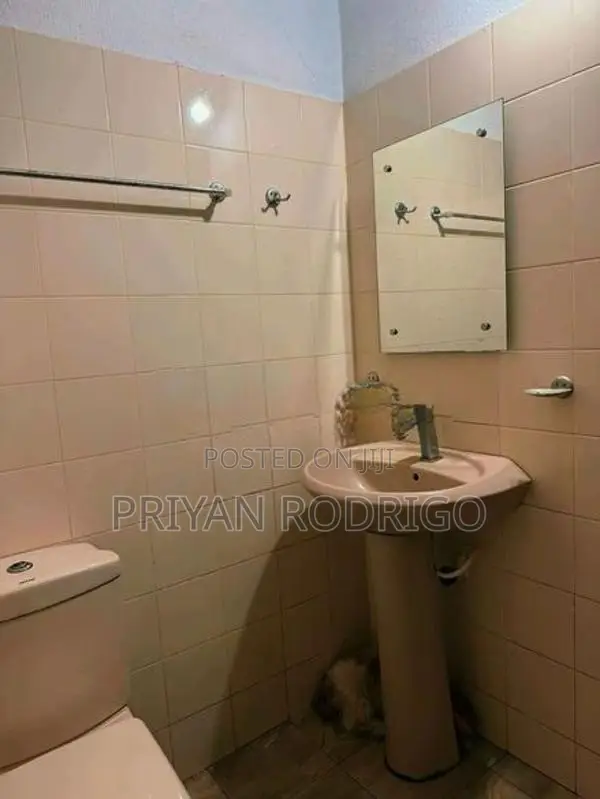Mahara Kadawatha, Mahawela Road House on 18 Perches of Land for Sale