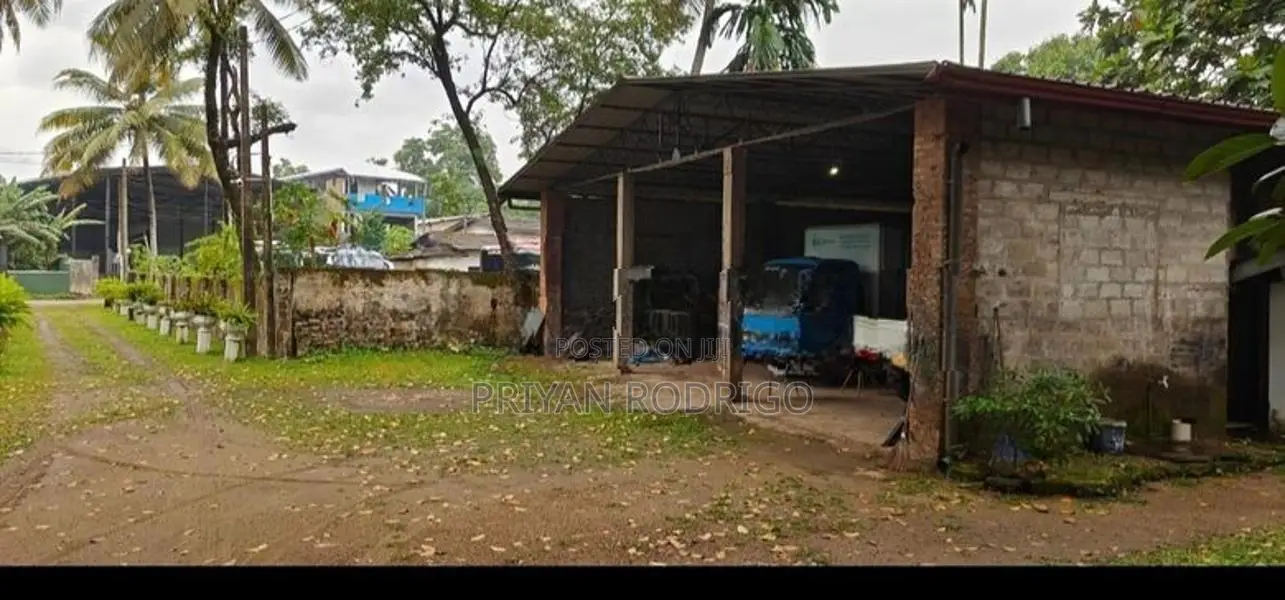 Kelaniya 229 Perches of Land with 02 Warehouses & A House for Sale