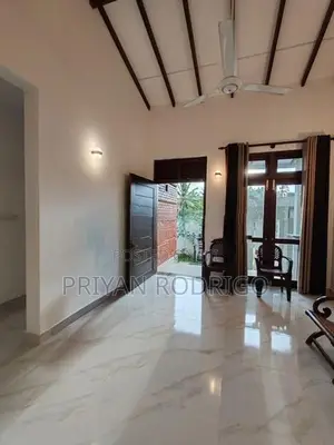Athurugiriya, 3BR Modern Single Storey hOuse of 07 Perch Land for Sale
