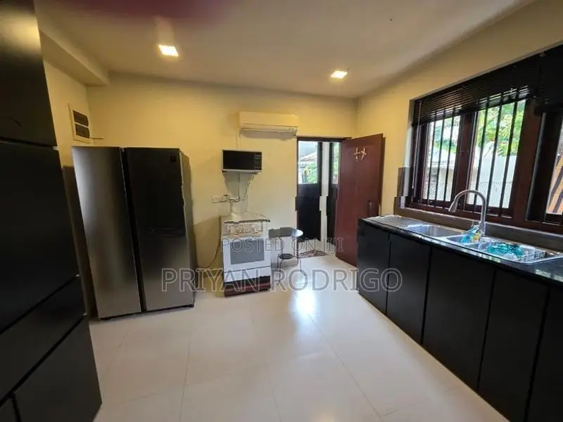 Luxury Fully Furnished 04 Bed rooms House for Rent in Maharagama