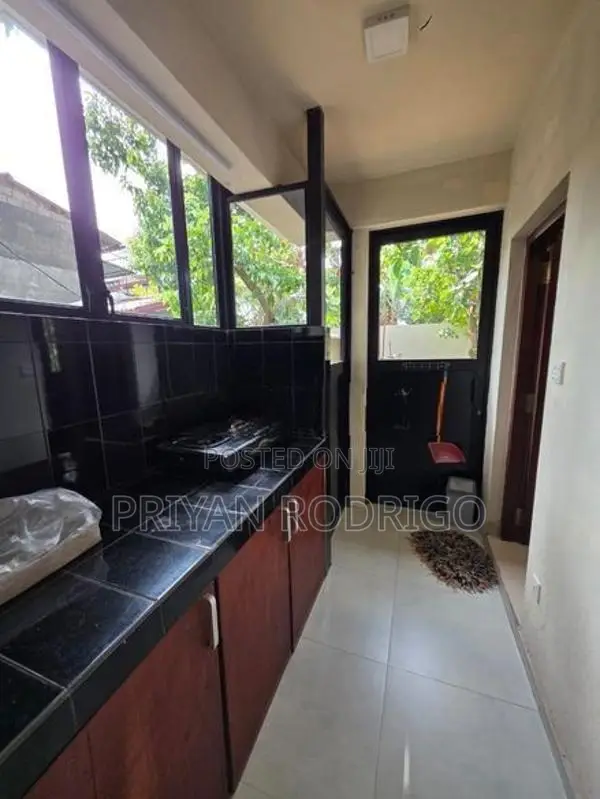 Luxury Fully Furnished 04 Bed rooms House for Rent in Maharagama