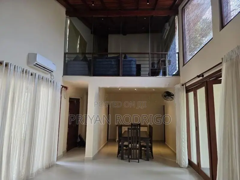 Luxury Fully Furnished 04 Bed rooms House for Rent in Maharagama