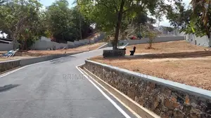 ගාල්ල කරාපිටියෙන් බිම් කොටස්