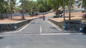 ගාල්ල කරාපිටියෙන් බිම් කොටස්