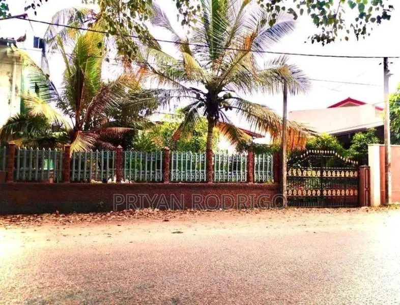 Moratuwa 02 Storied House on 25.1 Perches of Land for Sale