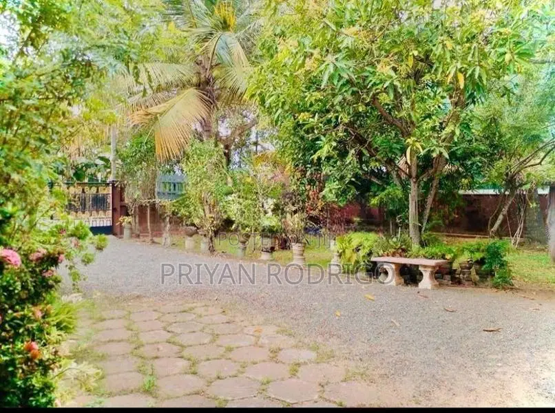 Moratuwa 02 Storied House on 25.1 Perches of Land for Sale
