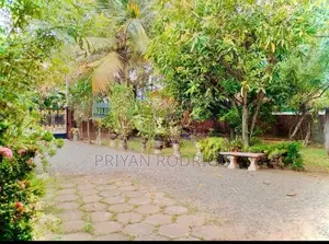 Moratuwa 02 Storied Commercial Unit on 25.1 Perches of Land for Sale