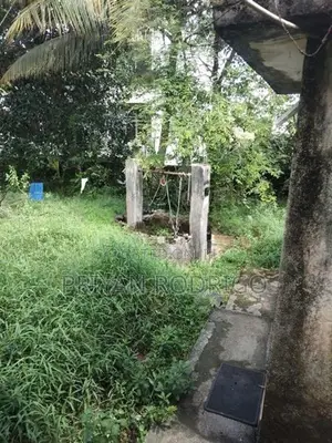 Kottawa - Makumbura 35 Perches of Land with a liveable House for Sale