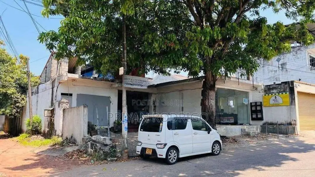 Kohuwala Dutugemunu Street Commercial Space Facing a 30ft Road for Sal
